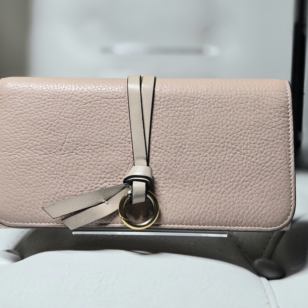 Chloé Alphabet long wallet in grained calfskin leather and a light pink